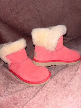 UGG Kids Coral-Pink Shearling Cuff Winter Boots